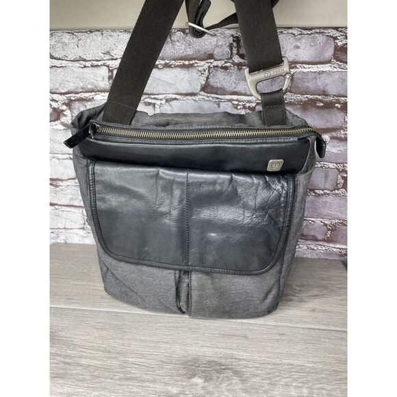 TUMI T Tech Black Leather Accents Men Messenger Bag Crossbody Zipper Work Bag - Picture 1 of 16